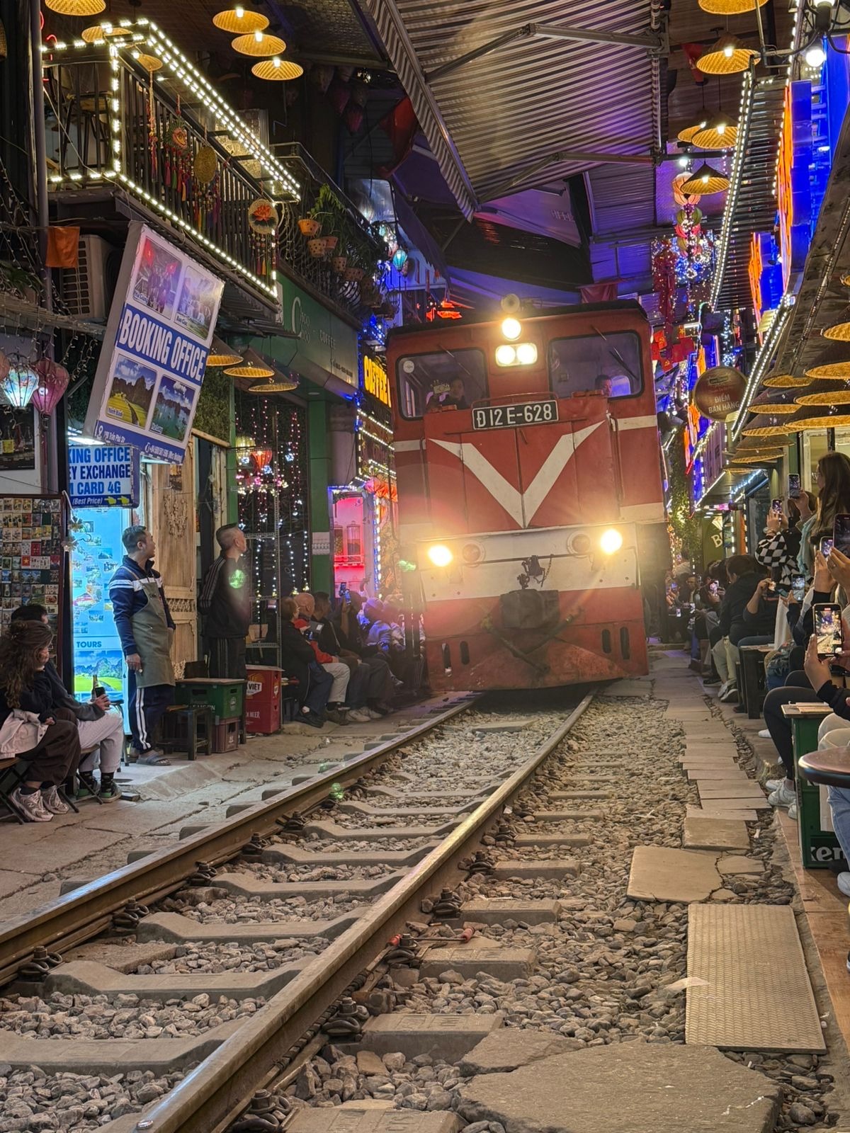 Ha Long Bay – Hanoi (Vietnam)